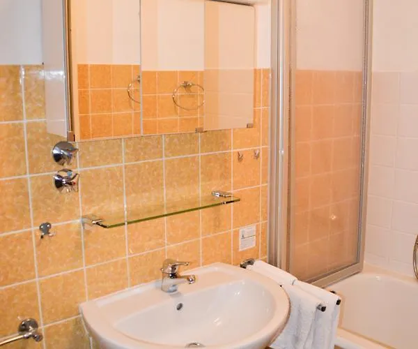 坎赞托兰德酒店 酒店 Zorge